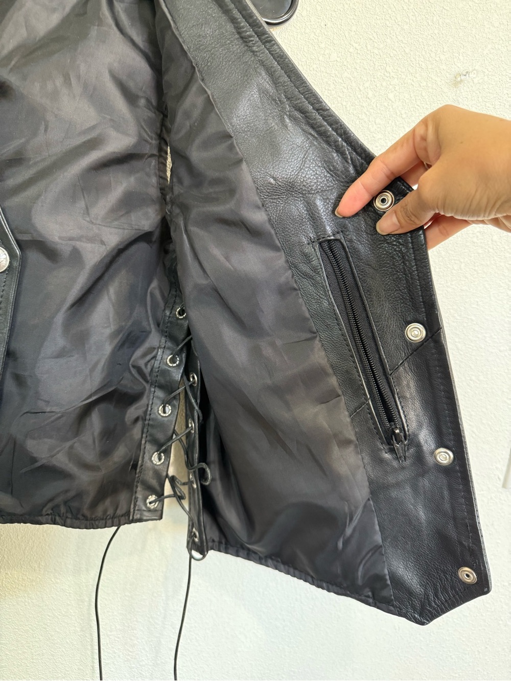 Pro Rider Women’s Black Genuine Leather Motorcycle Biker Vest Lace Up Size S-M - Picture 7 of 12